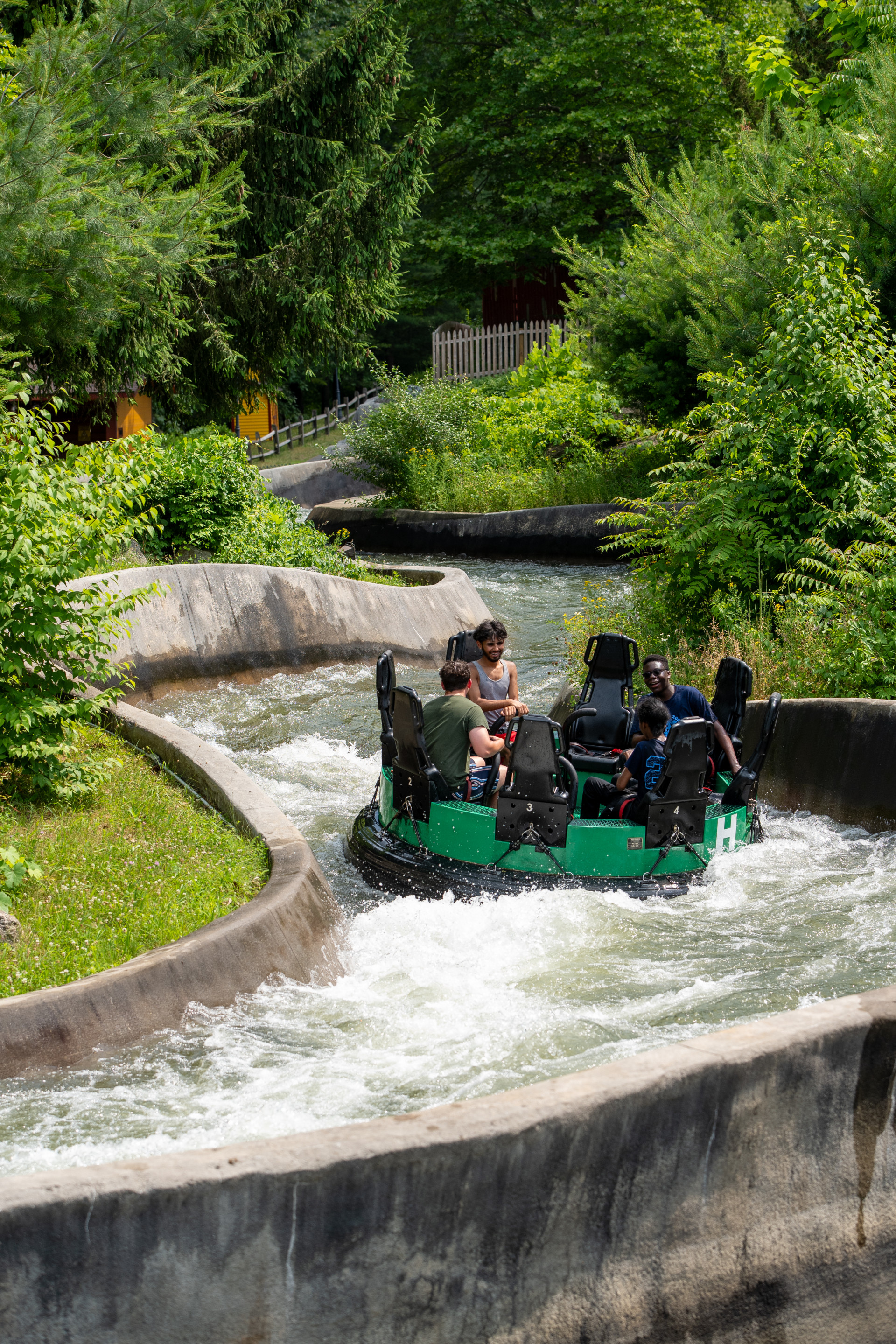 Lake Compounce Thunder Rapids Raft Ride