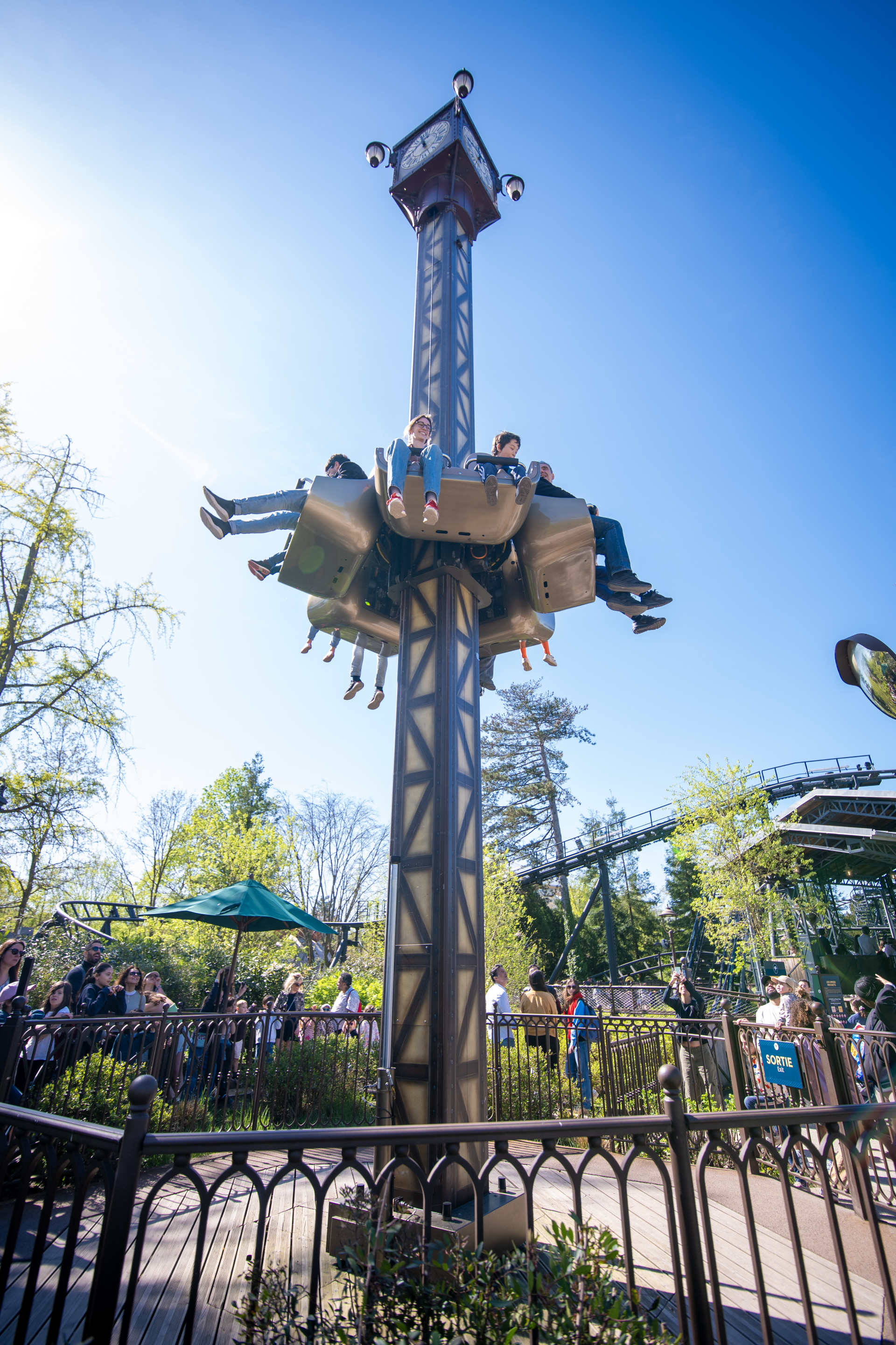 Jardin d'Acclimatation Tour de l'Horloge