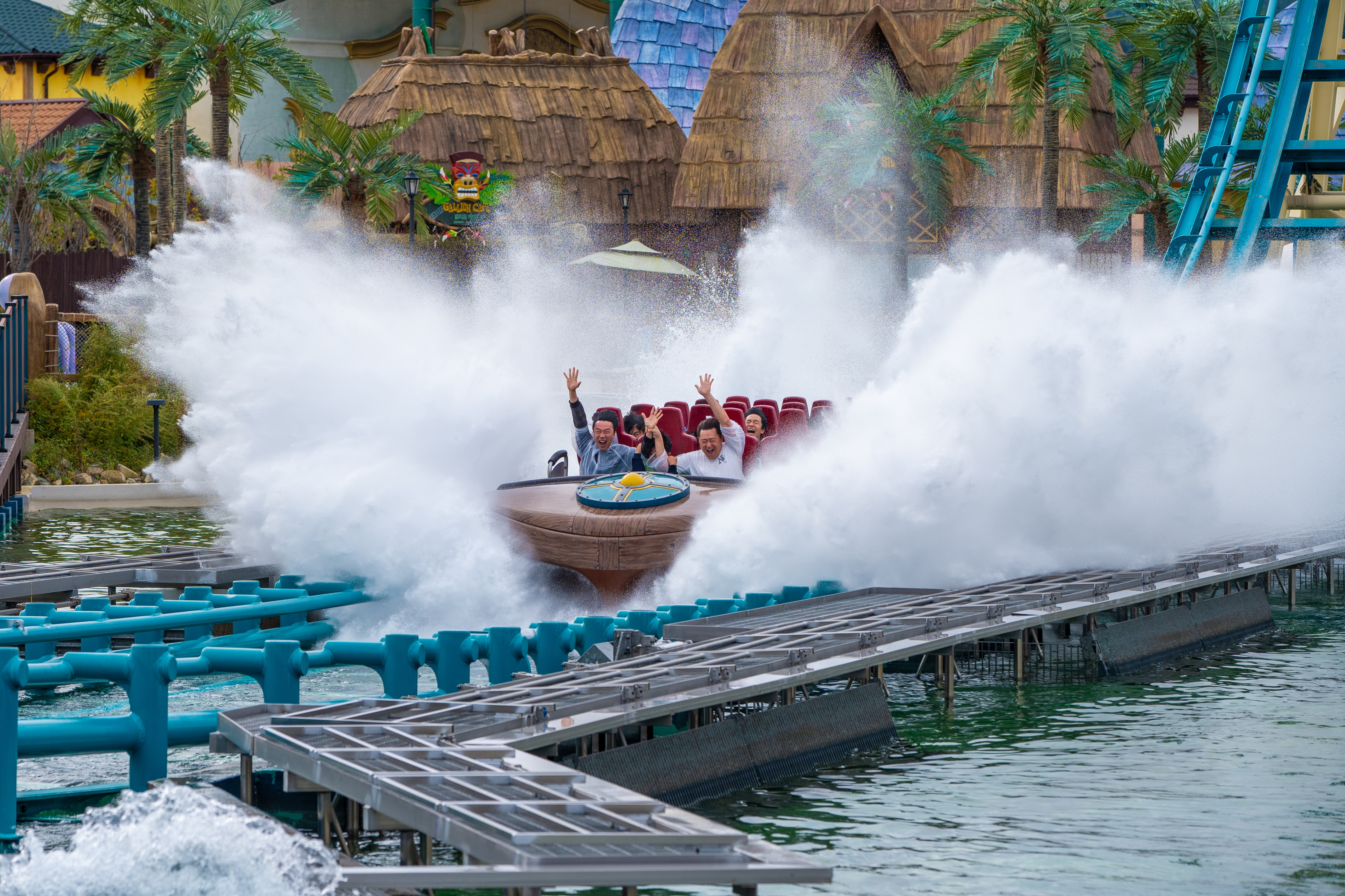 Lotte World Adventure Busan Giant Splash