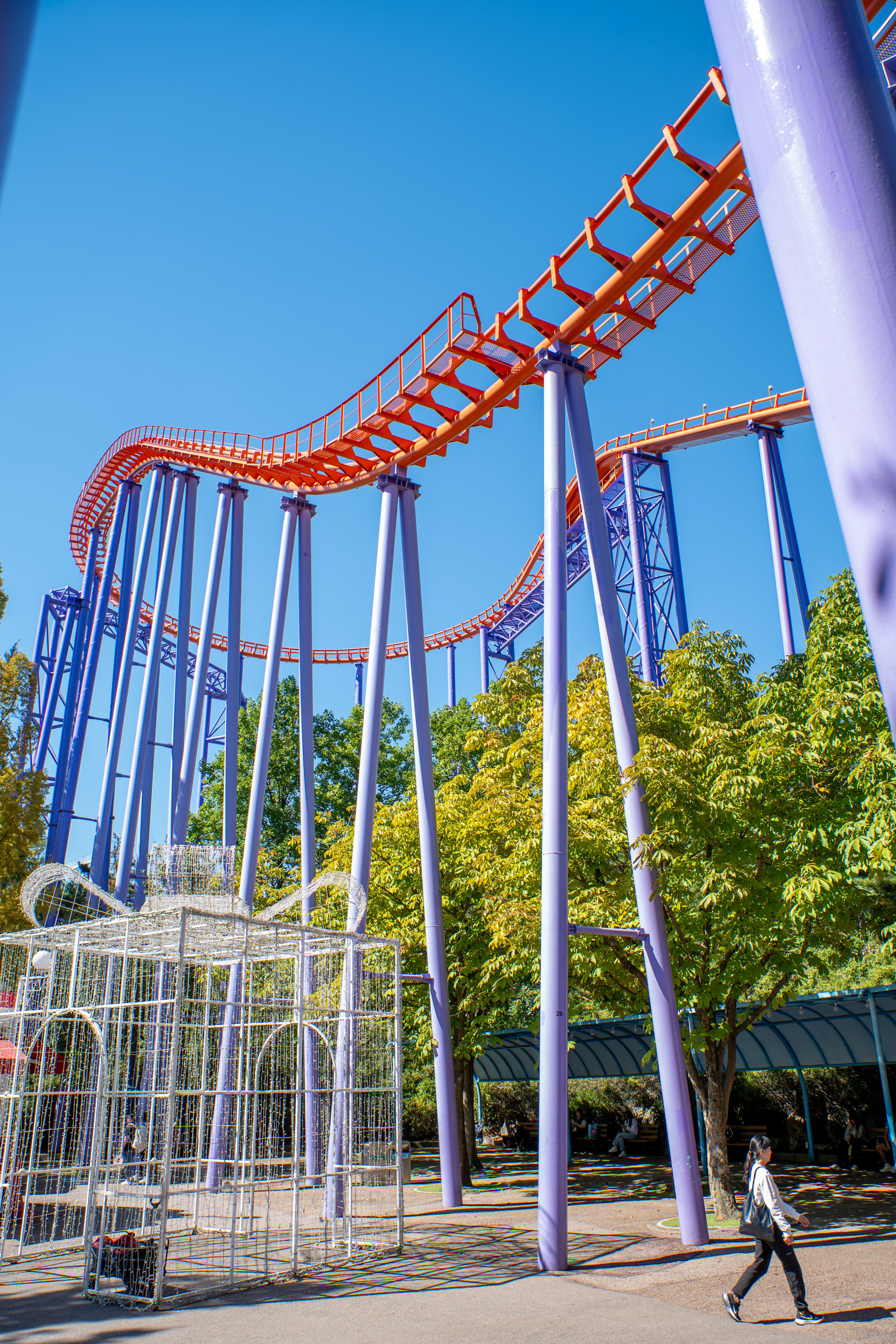 Seoul Land Black Hole 2000