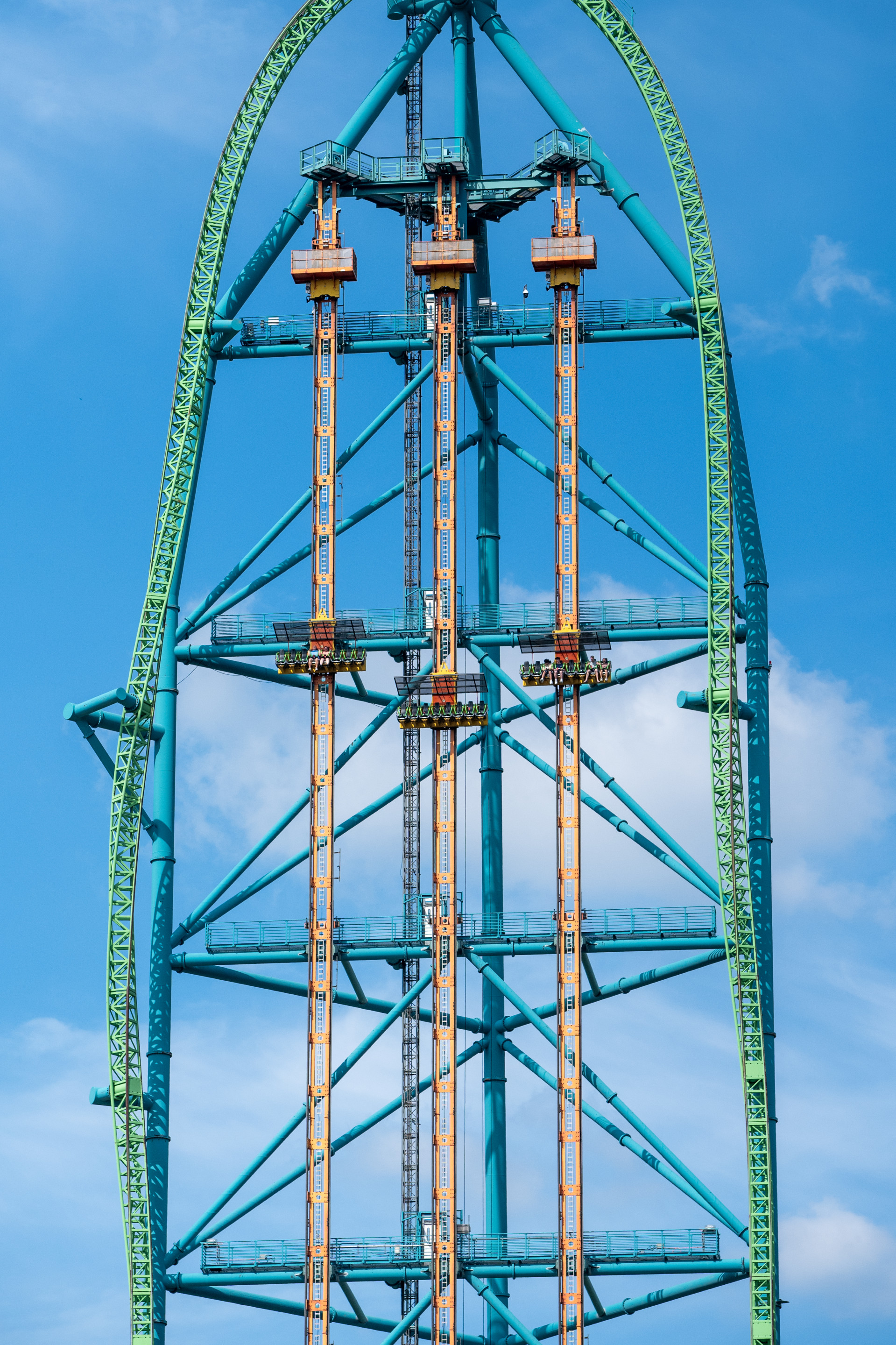 Six Flags Great Adventure Zumanjaro: Drop of Doom