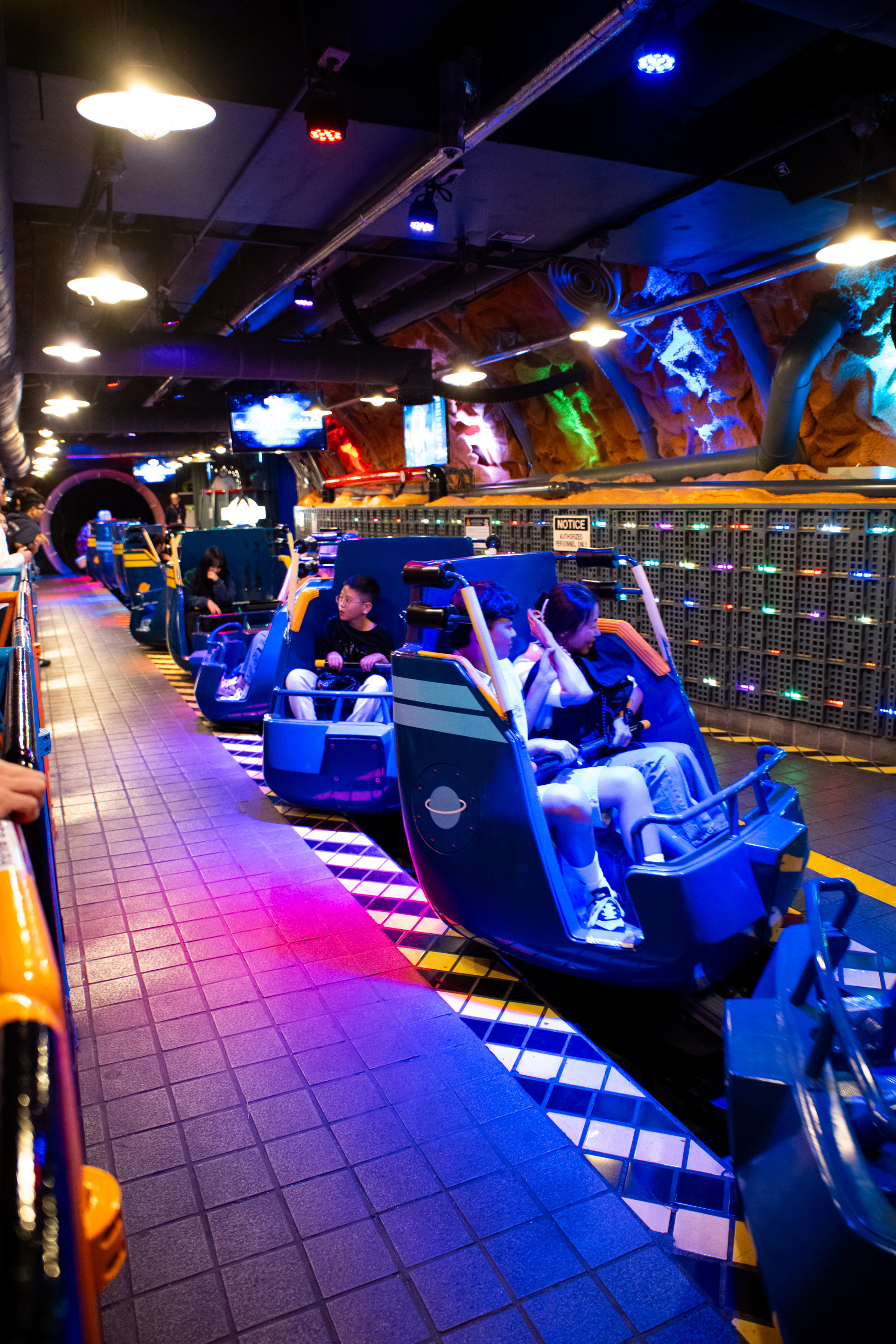 Lotte World Adventure / 롯데월드 Comet Express / 혜성 특급