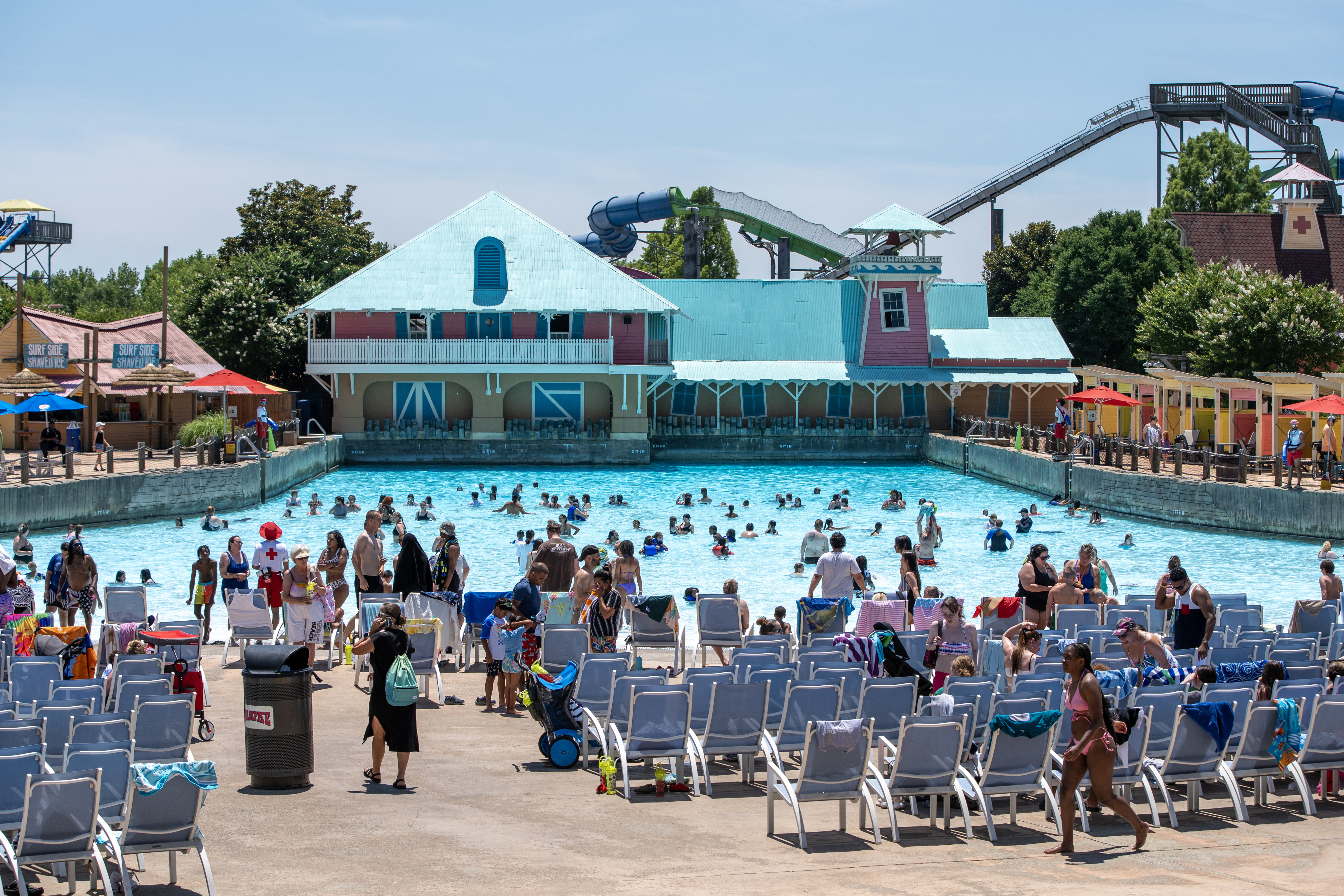 Kentucky Kingdom and Hurricane Bay Deep Water Dive